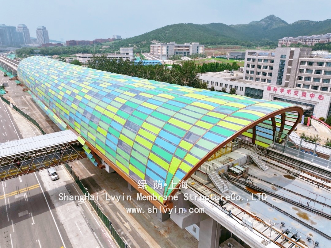 济南轨道八号线彩龙站ETFE膜结构